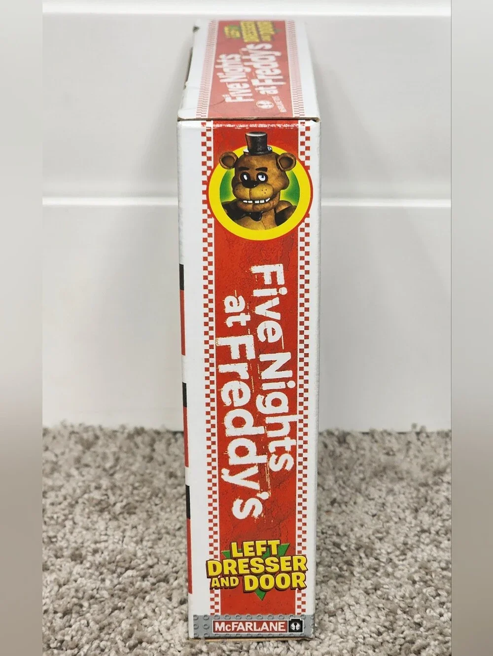 New McFarlane Five Nights at Freddy's Nightmare Foxy Left Dresser & Door Set
